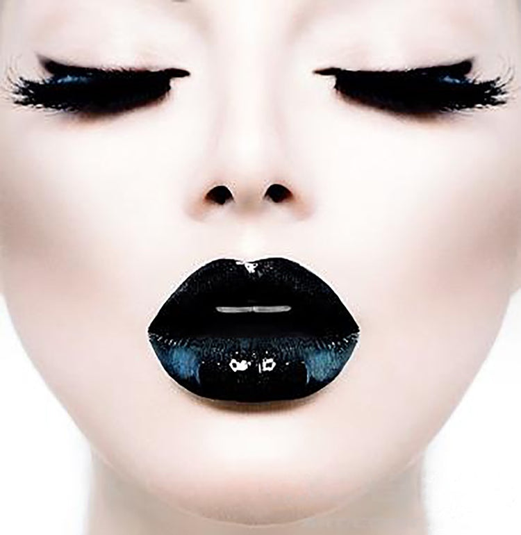 Girl w/Dark Blue Lips & Lashes 140x140