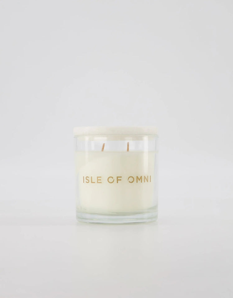 Cedar Oud & White Flower Candle — Medium IsleOfOmni