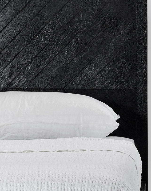 Tapestry Bed (Black)
